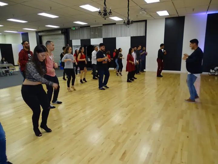 DECEMBER 2018 BACHATA SOCIAL gallery photo