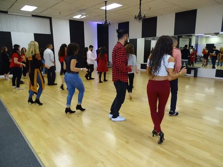 DECEMBER 2018 BACHATA SOCIAL gallery photo