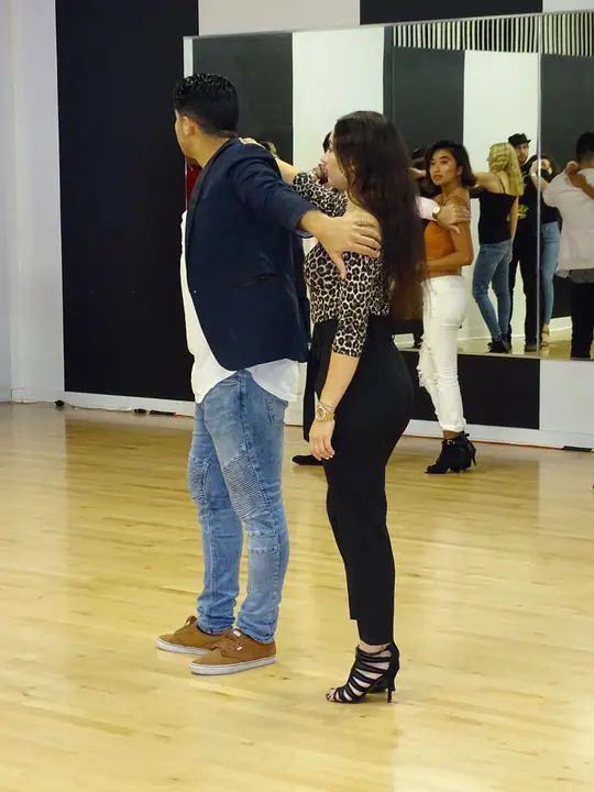 DECEMBER 2018 BACHATA SOCIAL gallery photo