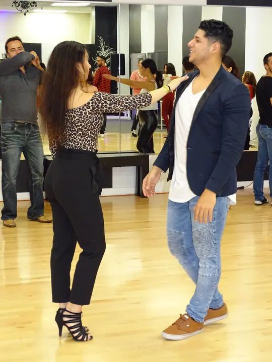DECEMBER 2018 BACHATA SOCIAL gallery photo
