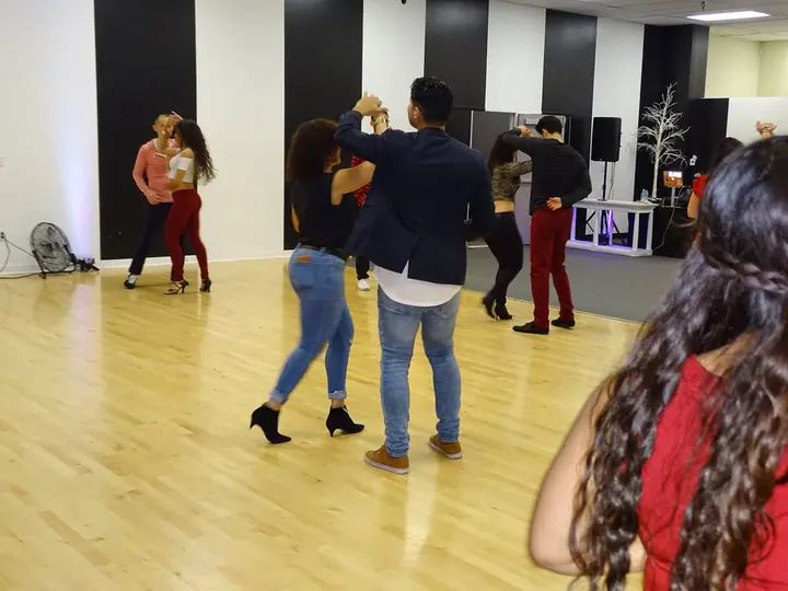DECEMBER 2018 BACHATA SOCIAL gallery photo