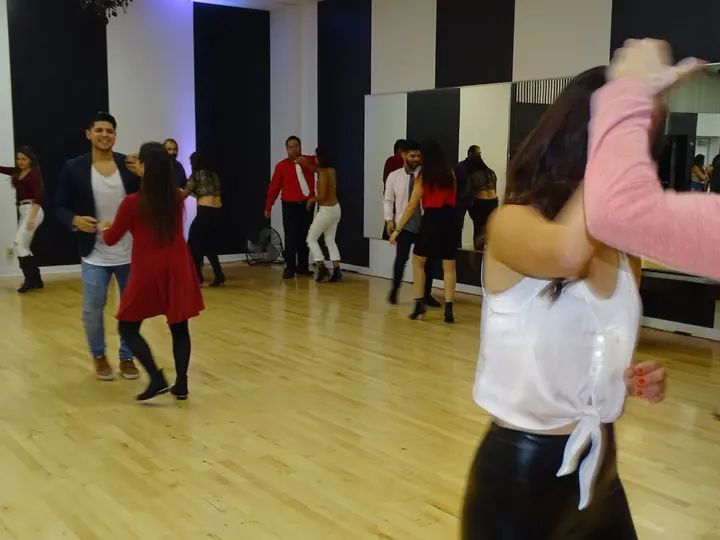 DECEMBER 2018 BACHATA SOCIAL gallery photo