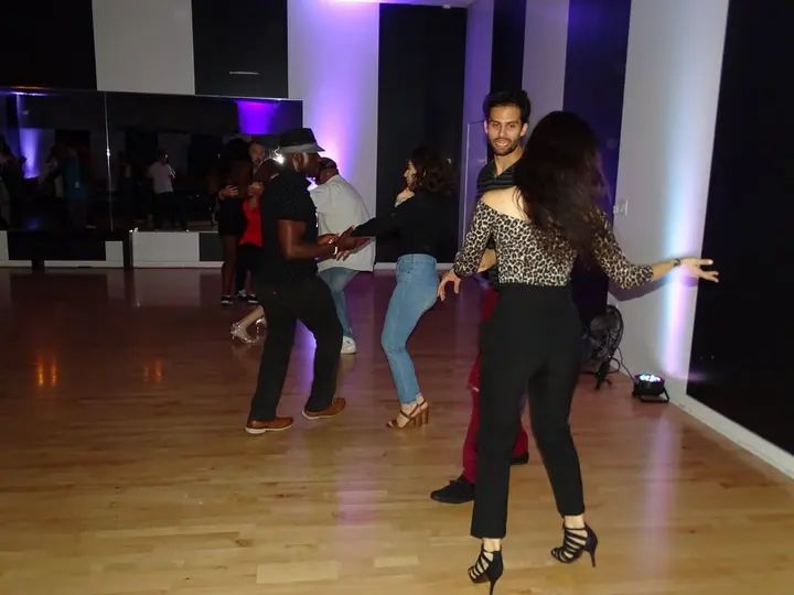 DECEMBER 2018 BACHATA SOCIAL gallery photo