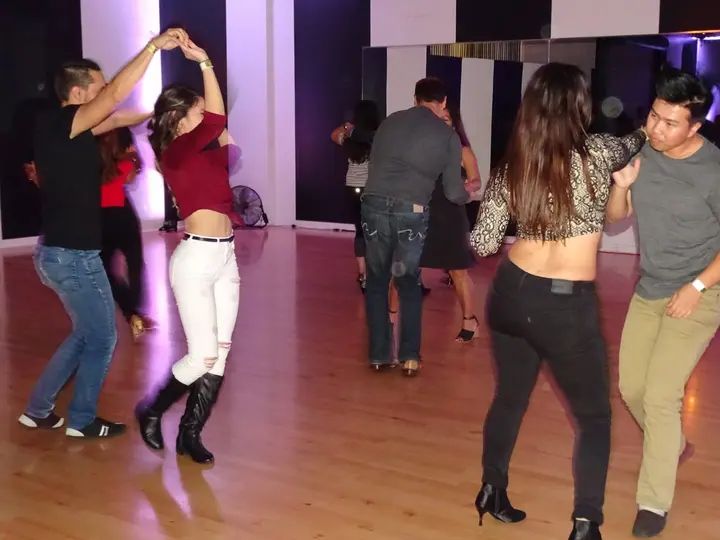 DECEMBER 2018 BACHATA SOCIAL gallery photo
