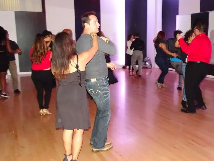 DECEMBER 2018 BACHATA SOCIAL gallery photo