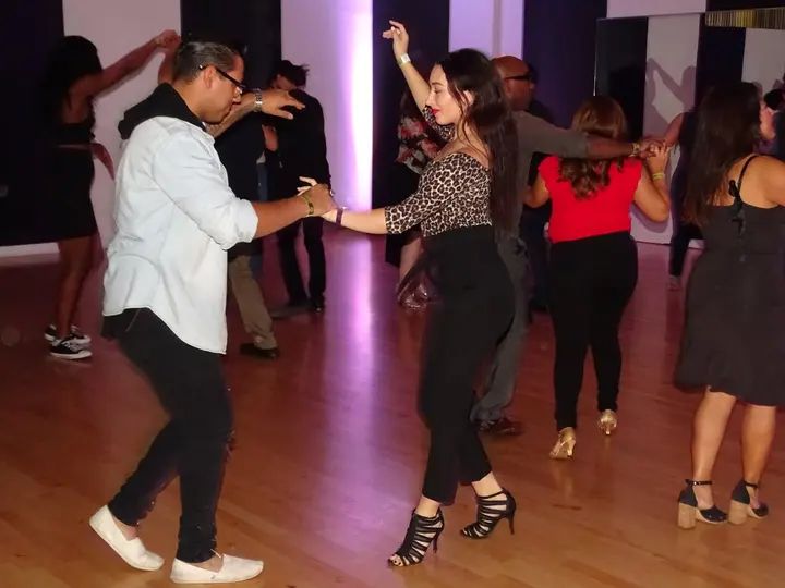 DECEMBER 2018 BACHATA SOCIAL gallery photo