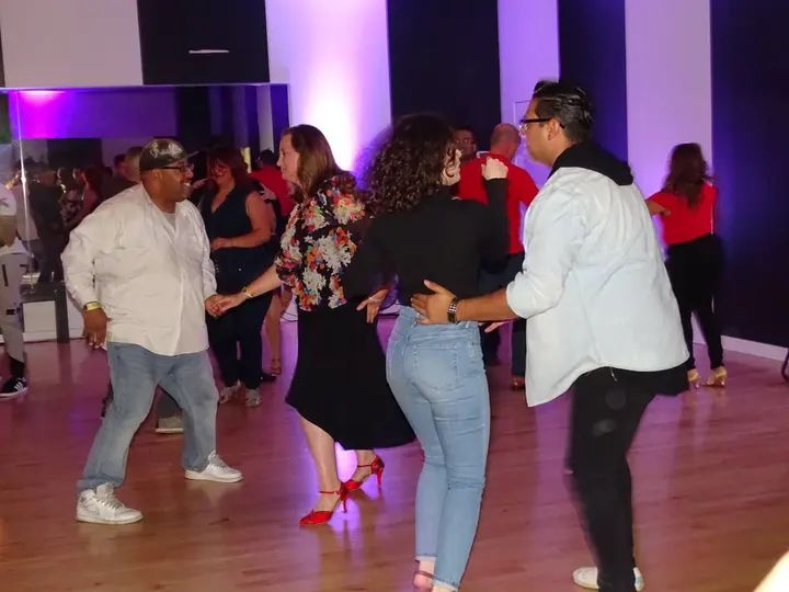 DECEMBER 2018 BACHATA SOCIAL gallery photo