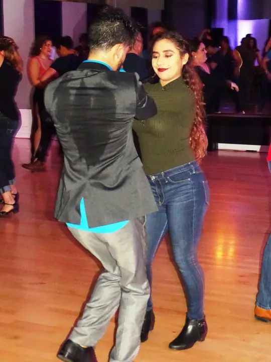 DECEMBER 2018 BACHATA SOCIAL gallery photo