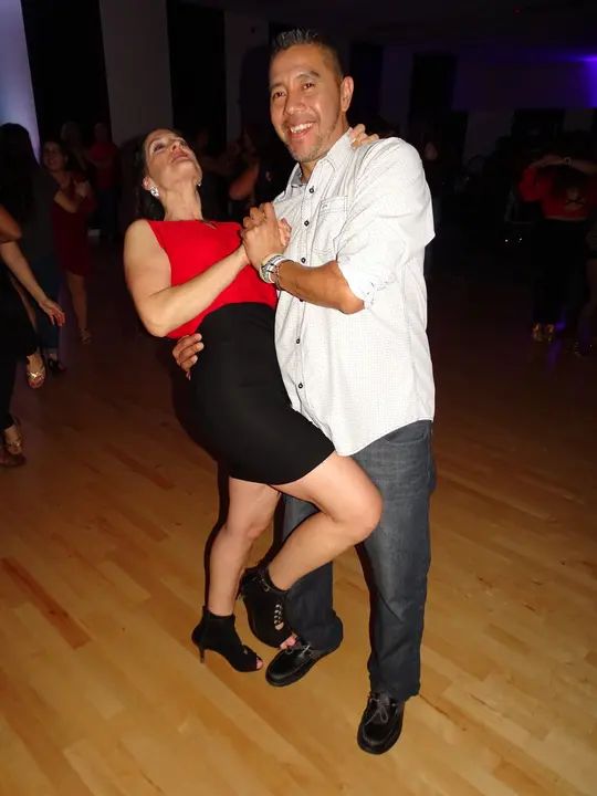 DECEMBER 2018 BACHATA SOCIAL gallery photo