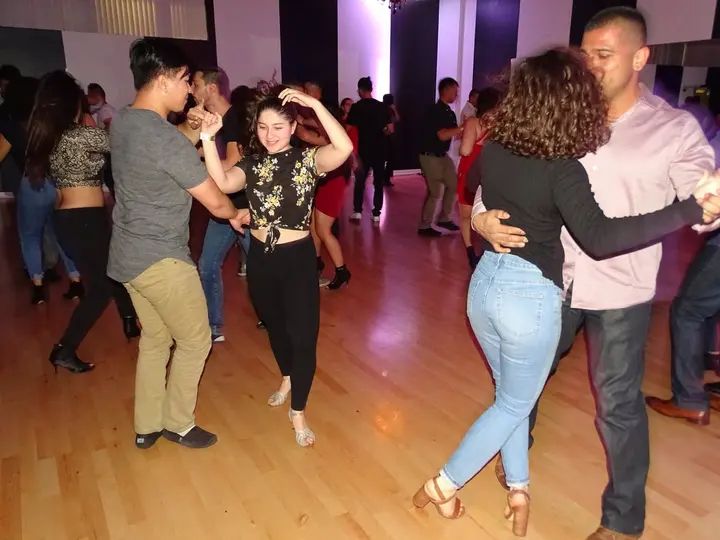 DECEMBER 2018 BACHATA SOCIAL gallery photo