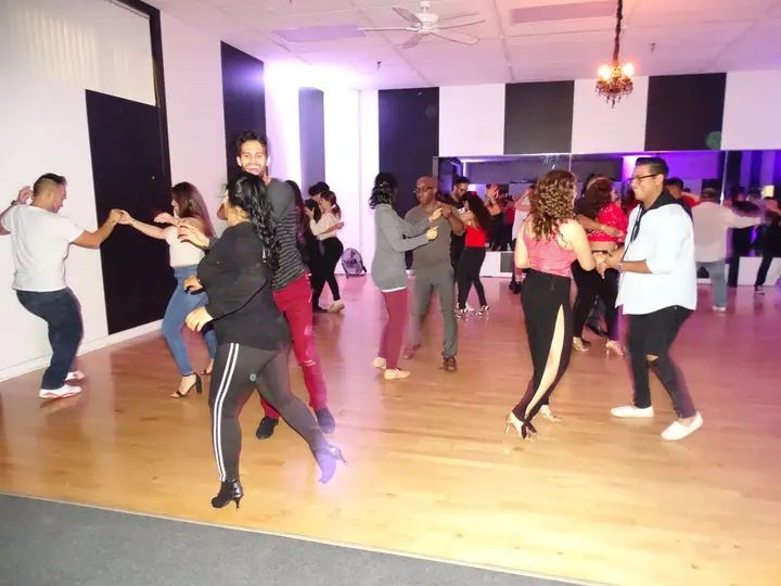 DECEMBER 2018 BACHATA SOCIAL gallery photo