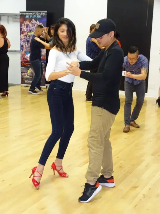 Melomano April 2019 Bachata Social gallery photo