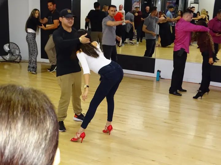 Melomano April 2019 Bachata Social gallery photo