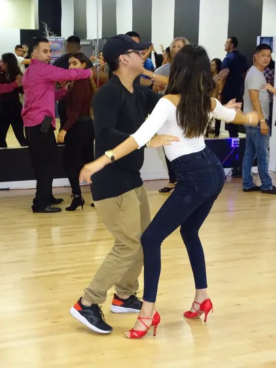 Melomano April 2019 Bachata Social gallery photo