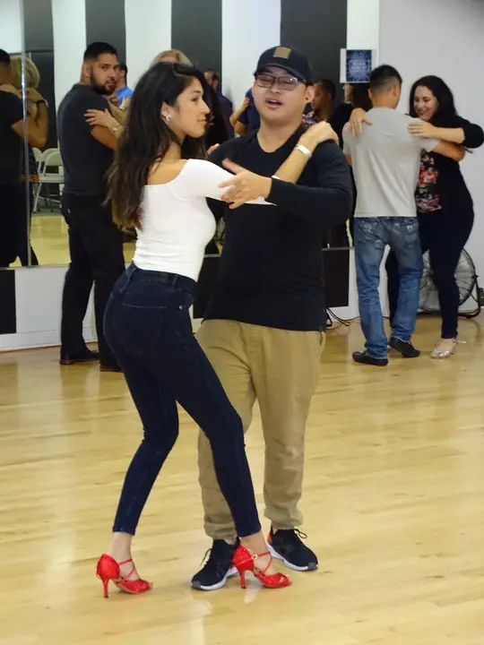 Melomano April 2019 Bachata Social gallery photo