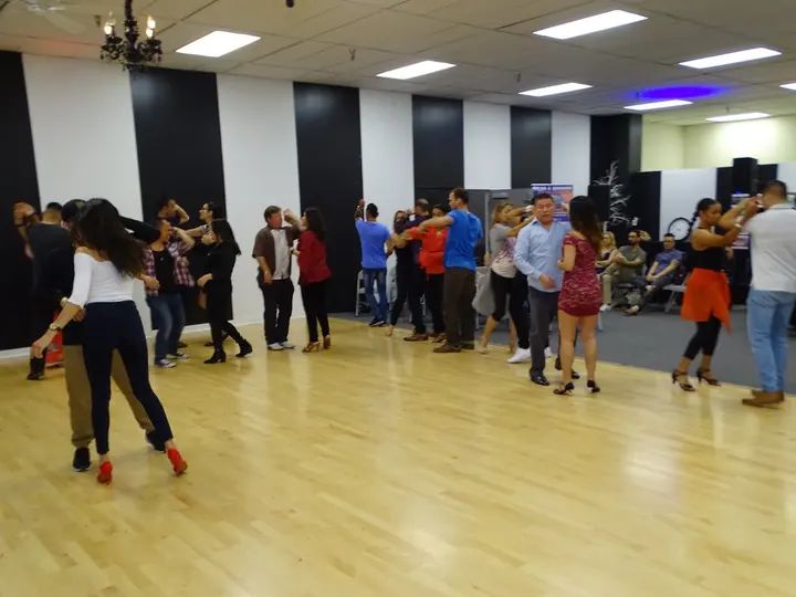 Melomano April 2019 Bachata Social gallery photo