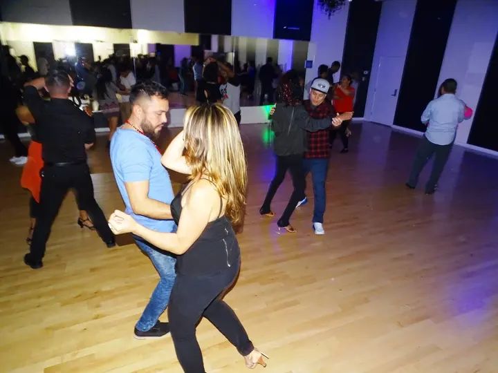 Melomano April 2019 Bachata Social gallery photo