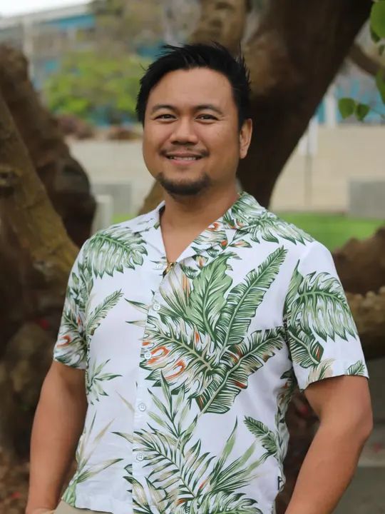 Get to know our dream team! 💕 Our dream team are the friendly faces that welcome you at check in 😃💃🏻🕺🏻 Meet Paul @i.4m.goof Besides dancing, he’s into: fixing stuff,