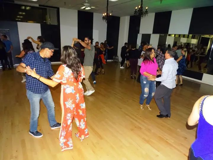 Melomano April 2019 Bachata Social gallery photo