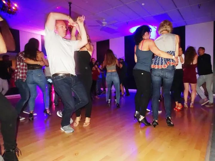 Melomano April 2019 Bachata Social gallery photo