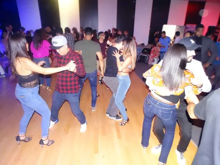 Melomano April 2019 Bachata Social gallery photo