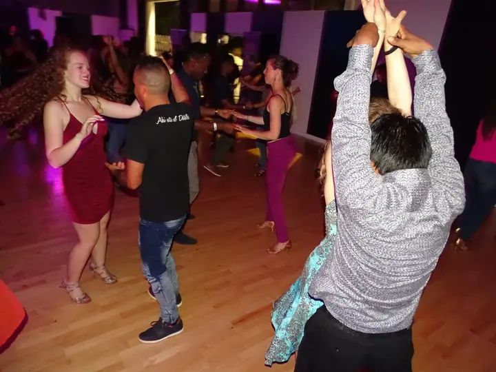 Melomano April 2019 Bachata Social gallery photo