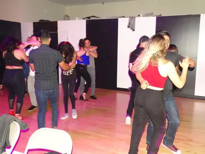 Melomano April 2019 Bachata Social gallery photo