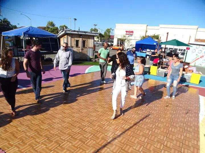 Salsa Sabado Kick-Off gallery photo