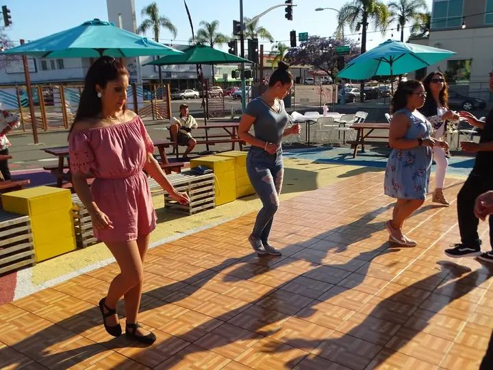 Salsa Sabado Kick-Off gallery photo
