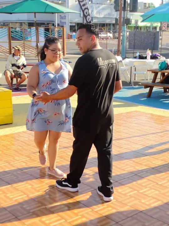 Salsa Sabado Kick-Off gallery photo