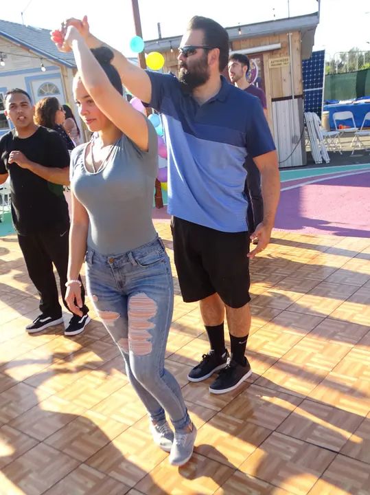 Salsa Sabado Kick-Off gallery photo