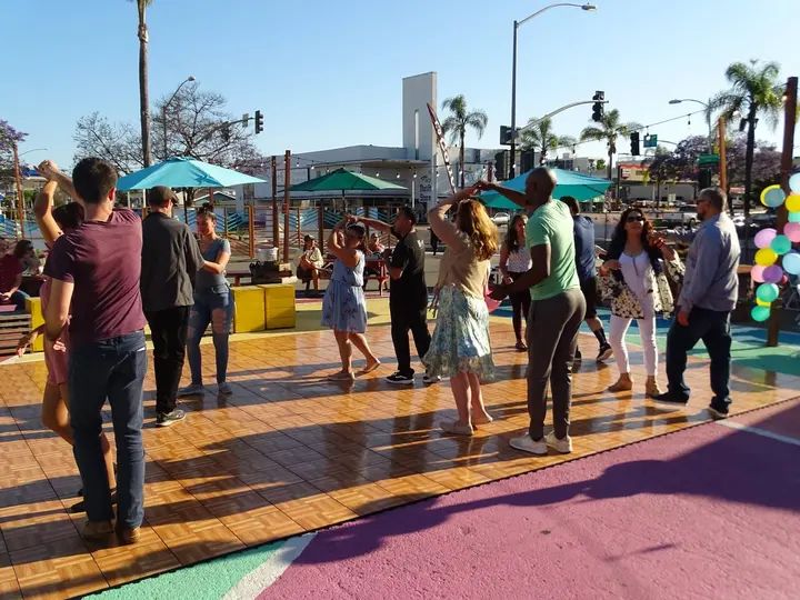 Salsa Sabado Kick-Off gallery photo
