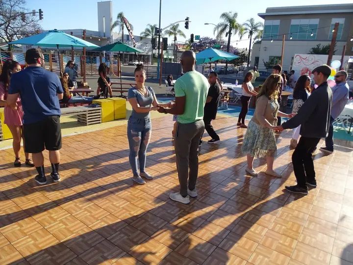 Salsa Sabado Kick-Off gallery photo
