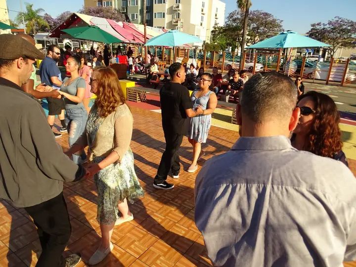 Salsa Sabado Kick-Off gallery photo
