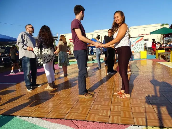 Salsa Sabado Kick-Off gallery photo