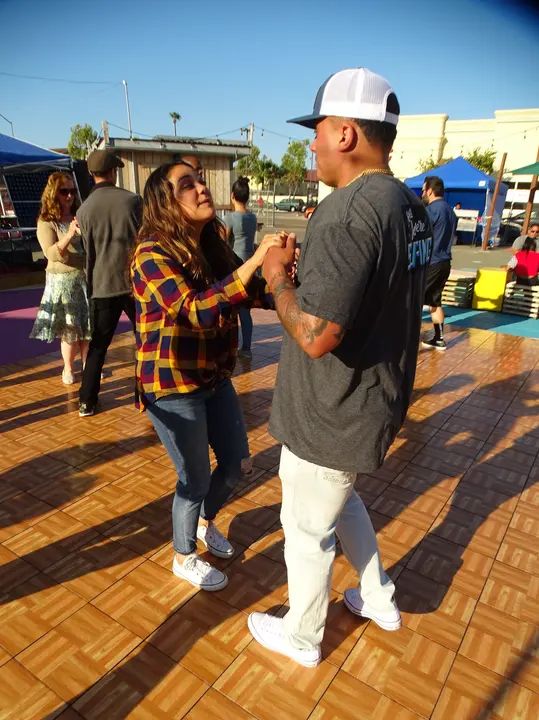 Salsa Sabado Kick-Off gallery photo