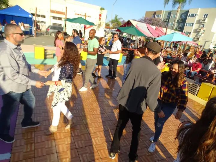 Salsa Sabado Kick-Off gallery photo