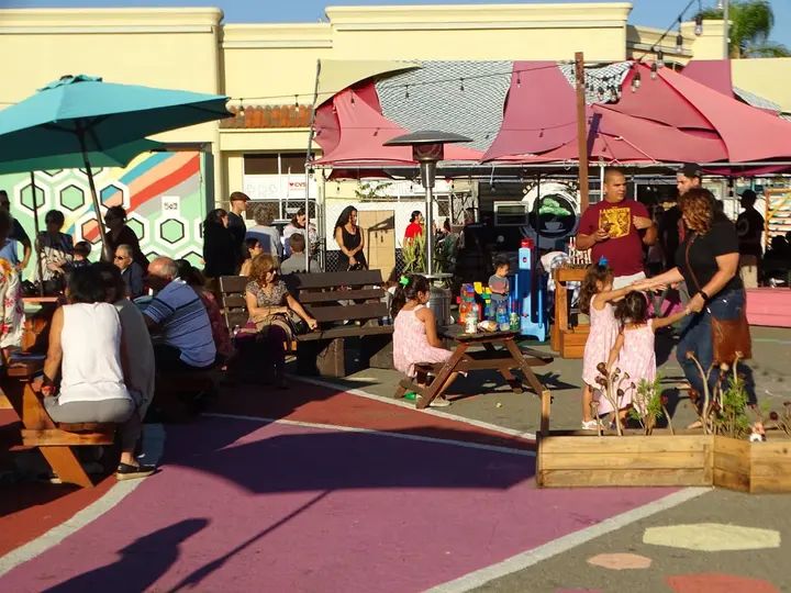 Salsa Sabado Kick-Off gallery photo