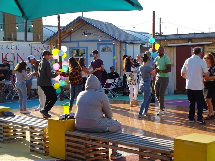 Salsa Sabado Kick-Off gallery photo