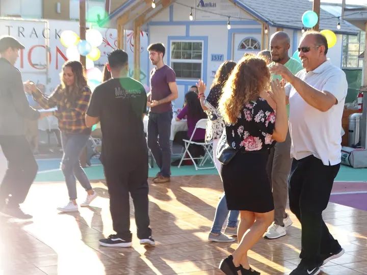 Salsa Sabado Kick-Off gallery photo