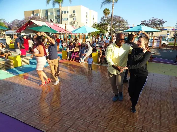 Salsa Sabado Kick-Off gallery photo