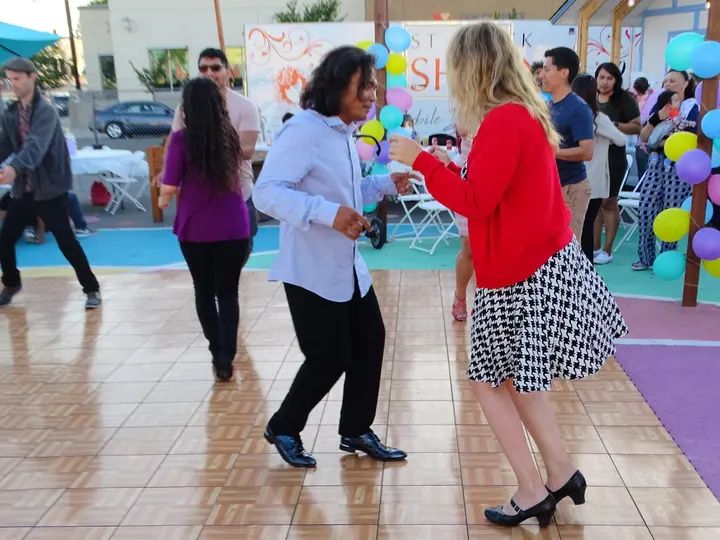 Salsa Sabado Kick-Off gallery photo