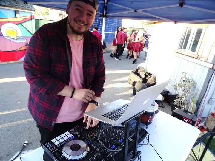 Salsa Sabado Kick-Off gallery photo