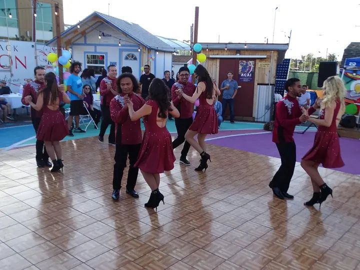 Salsa Sabado Kick-Off gallery photo