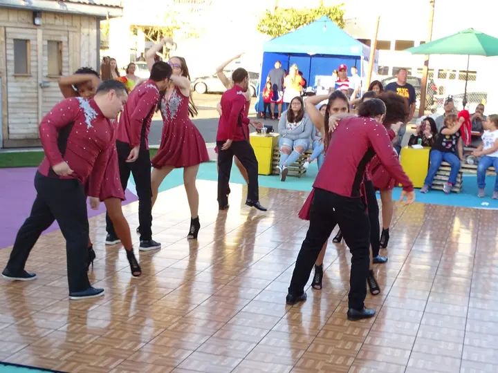 Salsa Sabado Kick-Off gallery photo