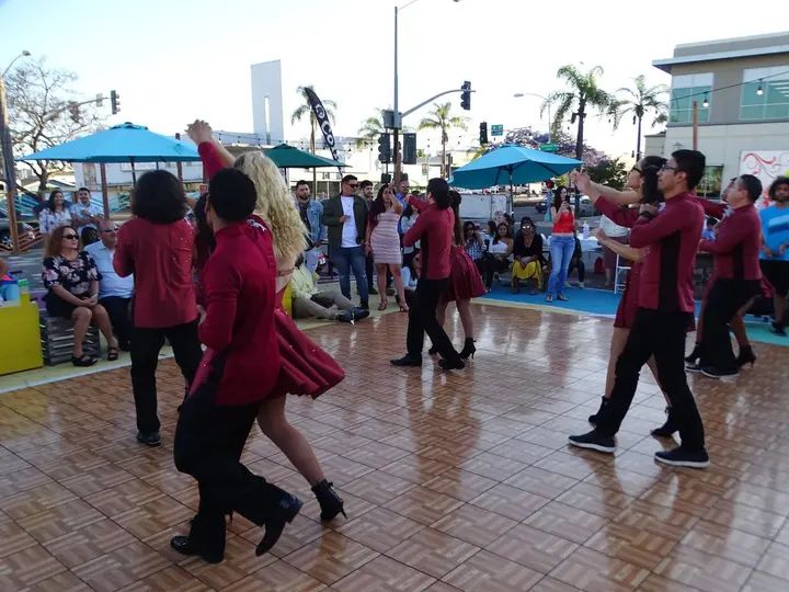 Salsa Sabado Kick-Off gallery photo