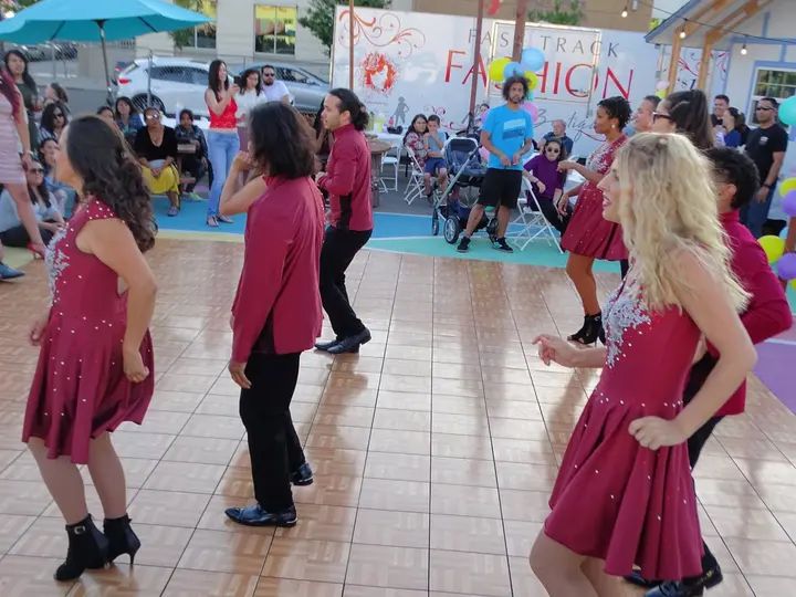 Salsa Sabado Kick-Off gallery photo