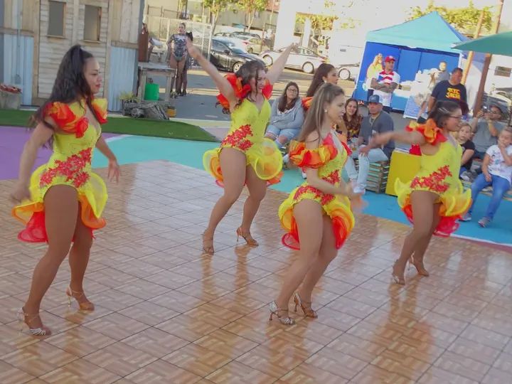 Salsa Sabado Kick-Off gallery photo