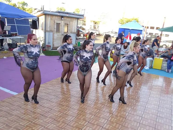 Salsa Sabado Kick-Off gallery photo