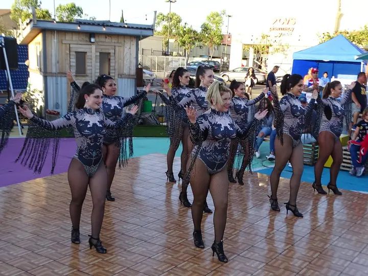 Salsa Sabado Kick-Off gallery photo